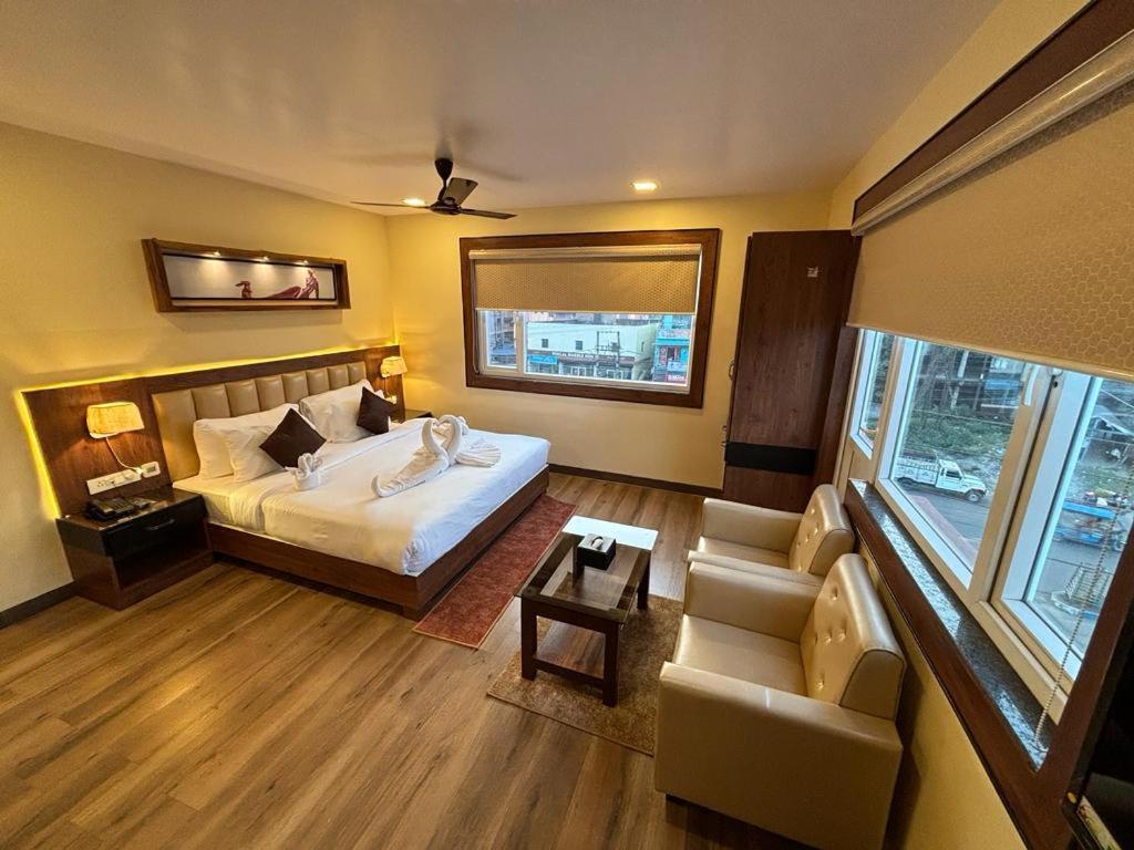 Hotel Golden Orbit Āsansol Extérieur photo